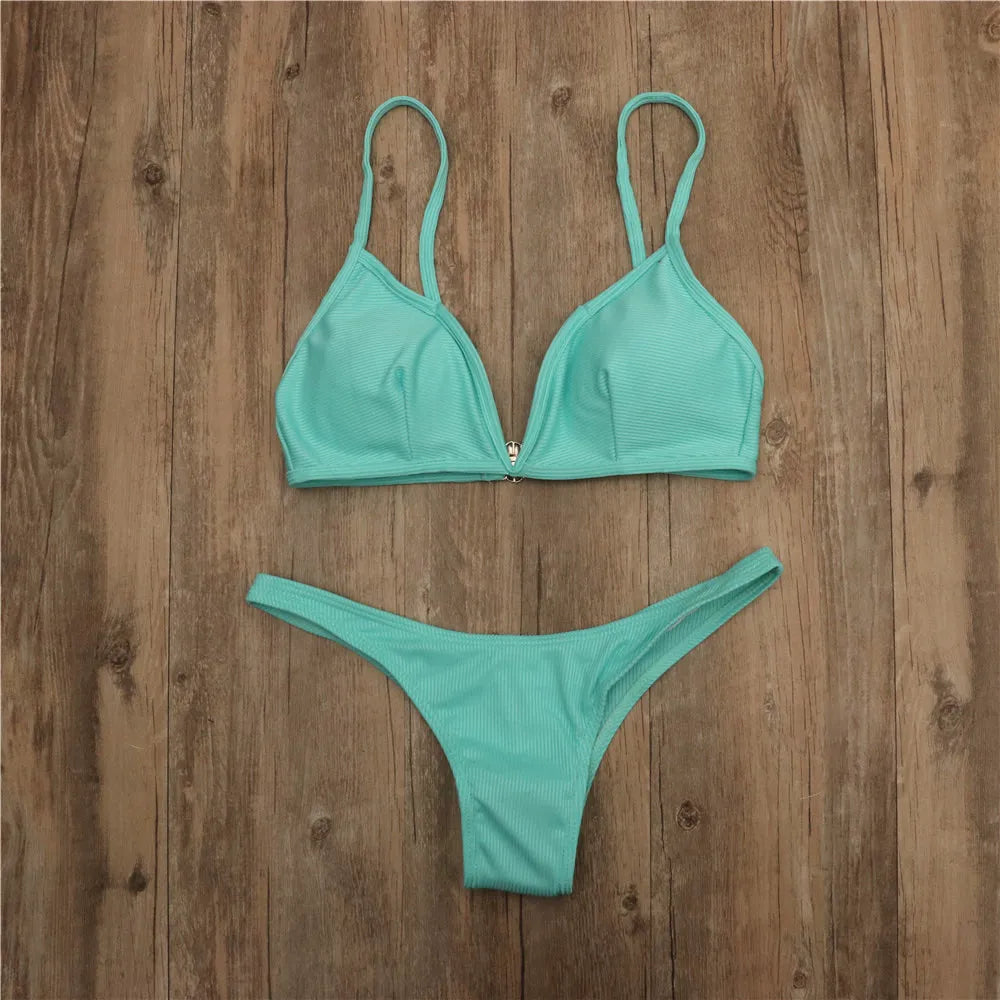 Bikini Zoe Push up Monocromatico estilo Asa Delta da gringa